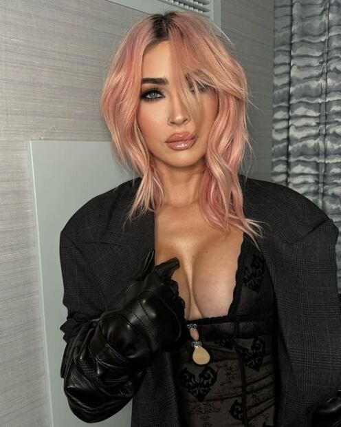 Megan Denise Fox / Instagram: @meganfox