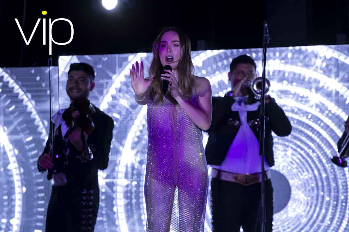 Belinda ofrece concierto en las alturas