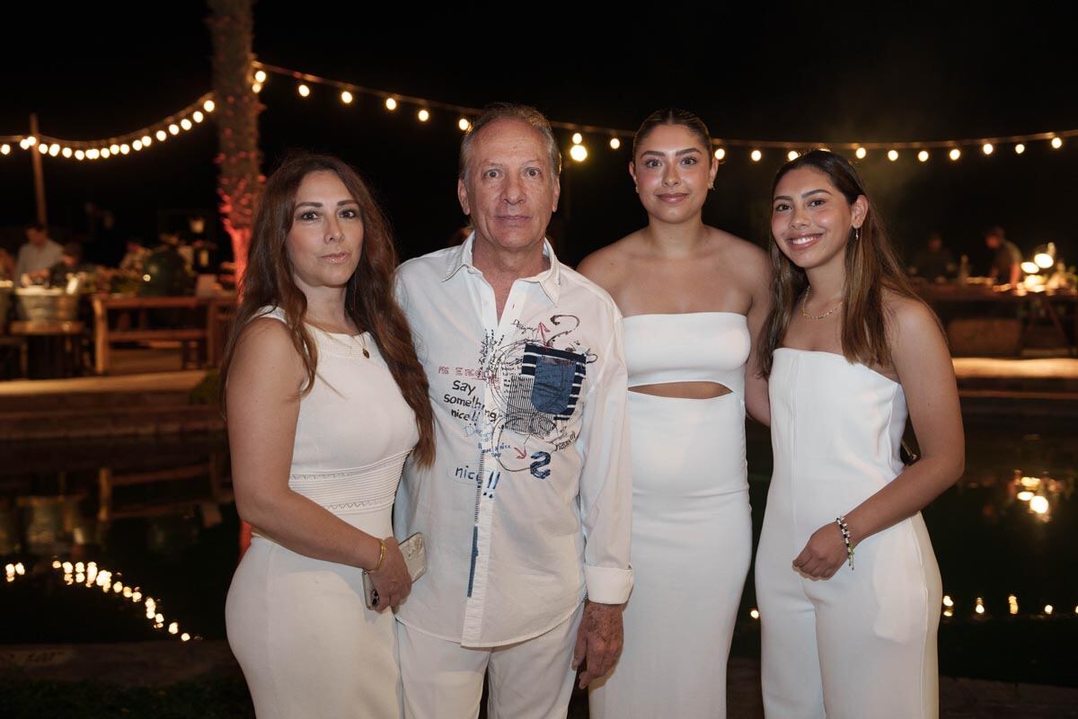 América Gutu, Guillermo Diez Barroso, Diana y Mauri Gutiérrez. (Foto: Arturo Quintero para VIP)