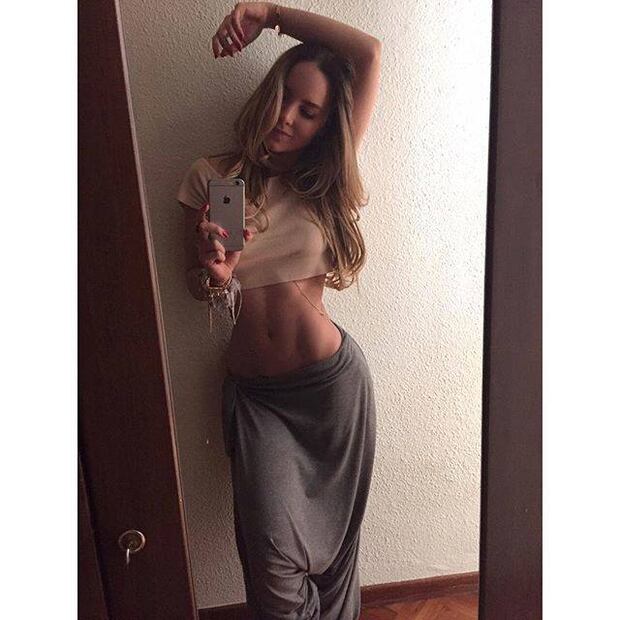 Los espectaculares abs de Belinda en 10 fotos