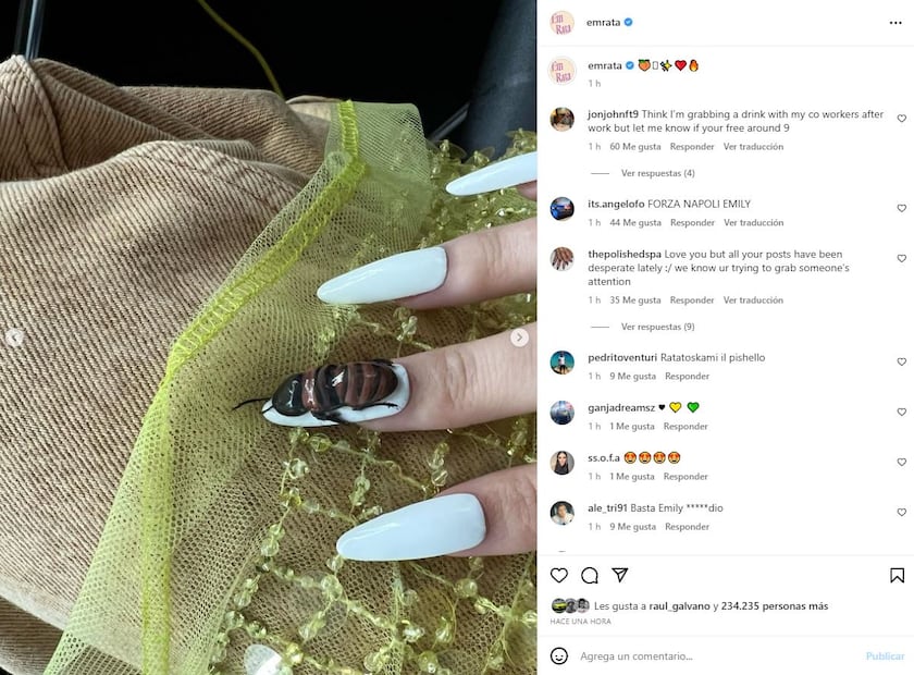 Emily Ratajkowski presume uñas de cucaracha, no aptas para blatofóbicos