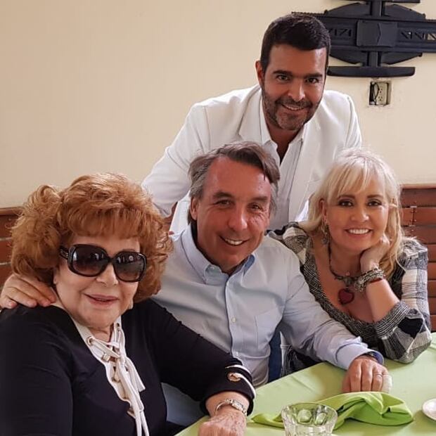 Foto: Reaparece Silvia Pinal tras su salida del hospital 