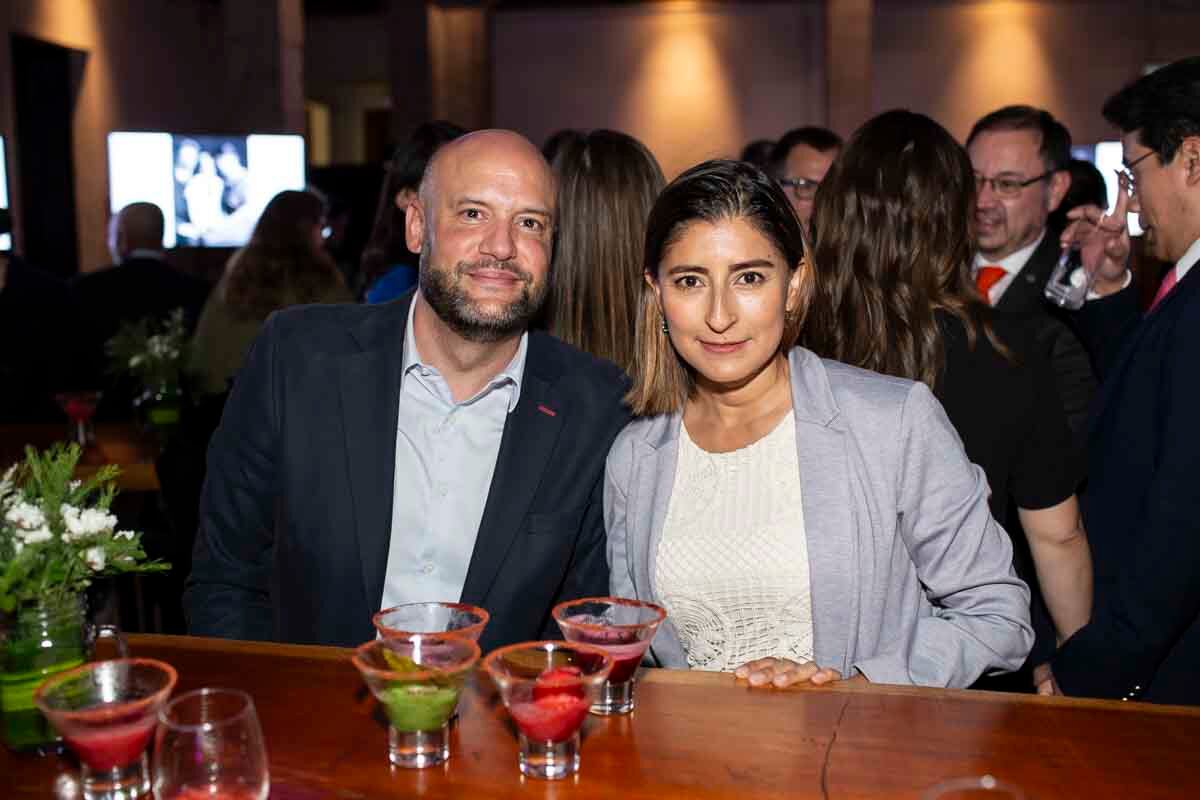 Alexander Foeth y Cinthya Aguilar. (Foto: Esteban Torreblanca)
