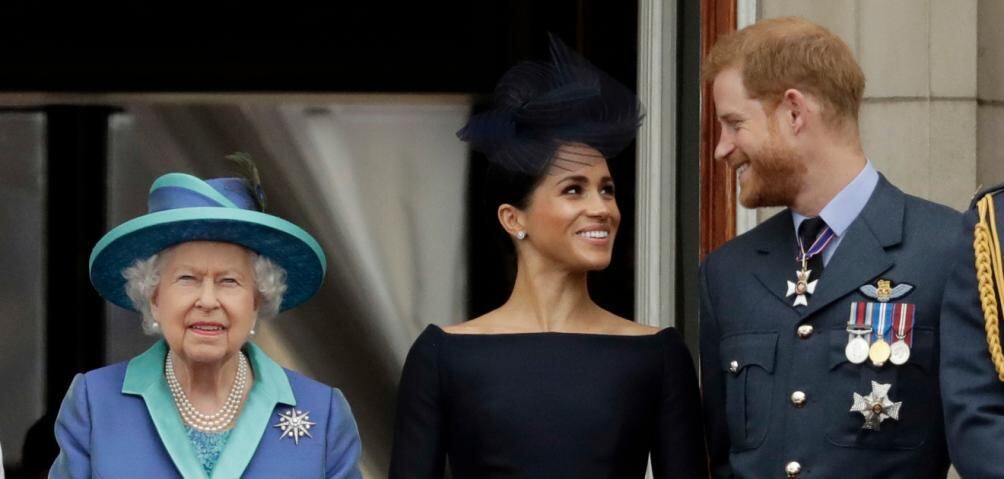 Tras la salida del príncipe Harry y Meghan Markle de la realeza, la reina Isabel ll apoya al príncipe Andrés
