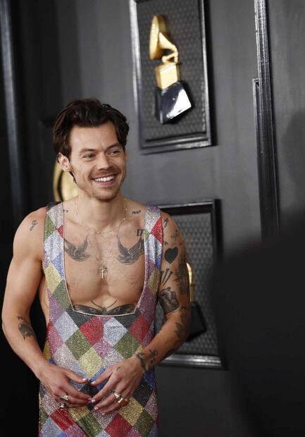 El arriesgado look de Harry Styles para los Grammy 2023
