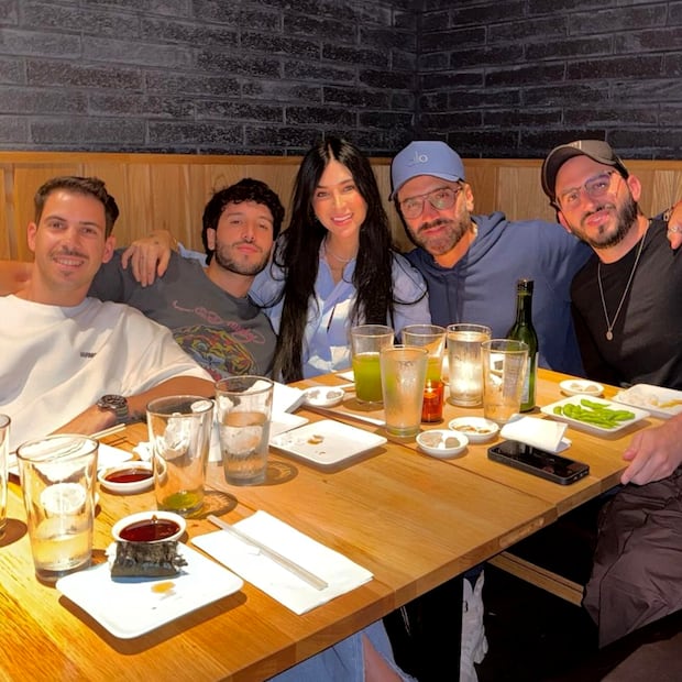 Alejandro Fernández junto a Sebastián Yatra y amigos / Foto: Instagram