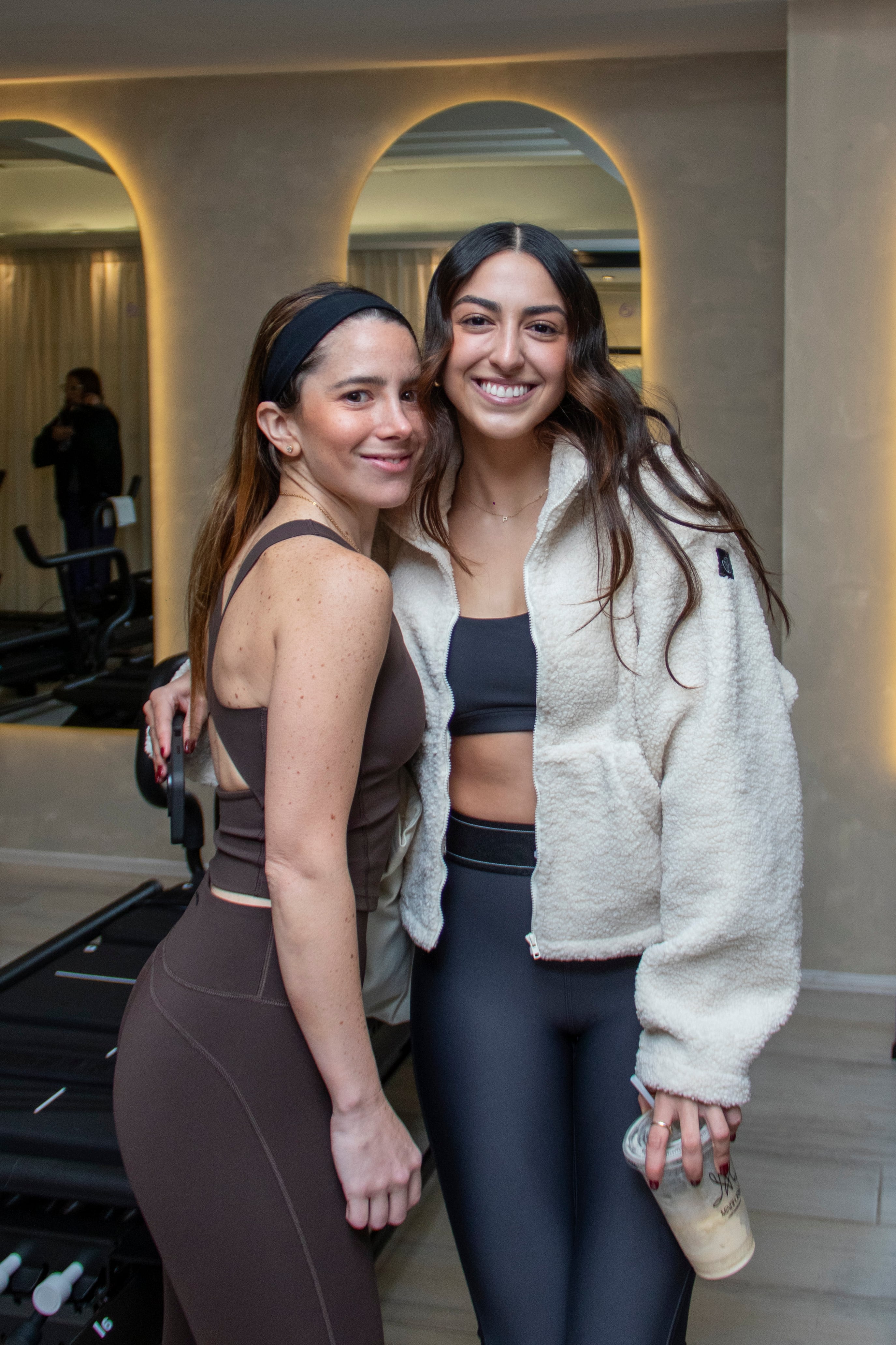 Loli Nieves y Paola Cobos. (Foto: Angélica Chema)