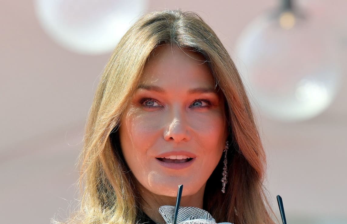 Carla Bruni, exprimera dama de Francia, revela su lucha contra el cáncer de mama