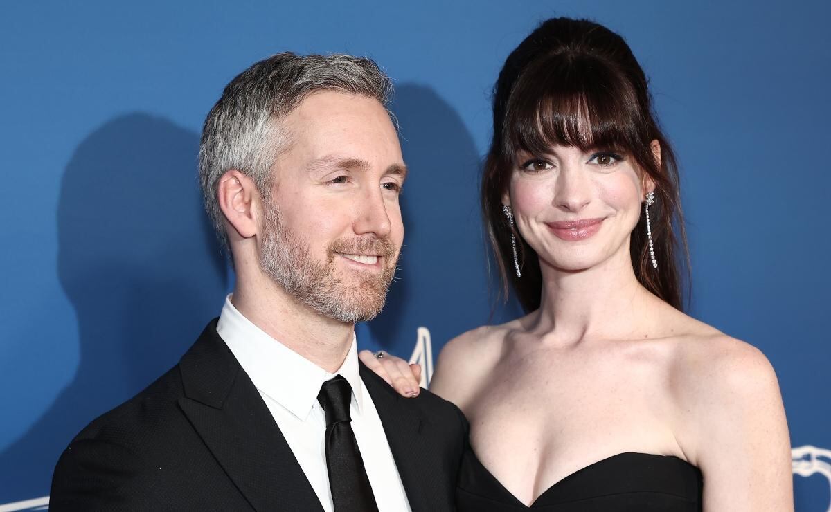 Quién es Adam Shulman, el esposo de Anne Hathaway con quien espera a su tercer hijo