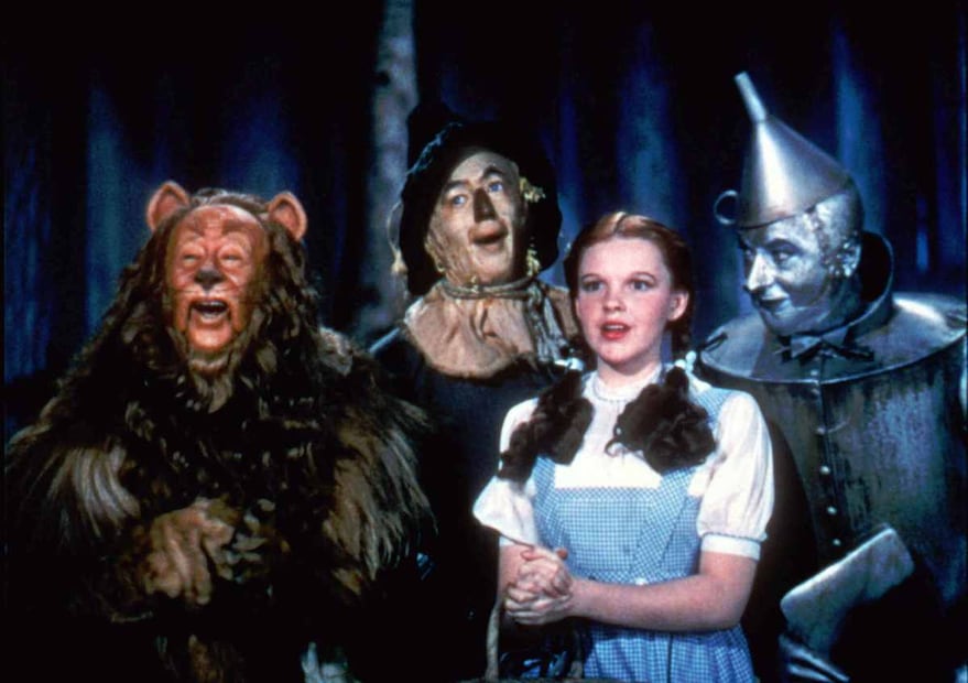 Encuentran vestido de Judy Garland, de "El mago de Oz", tras varias décadas perdido