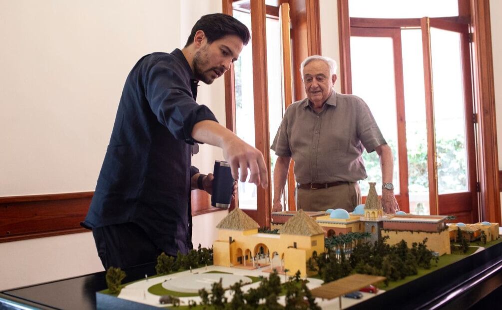 Víctor González Herrera en el recorrido de SimiCasa / Foto: Esteban Torreblanca