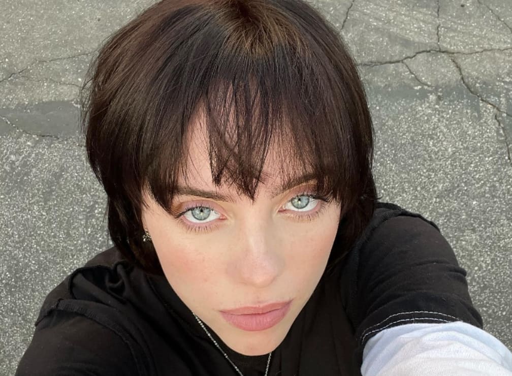 Billie Eilish comparte fotos de su infancia como la más fan de Barbie