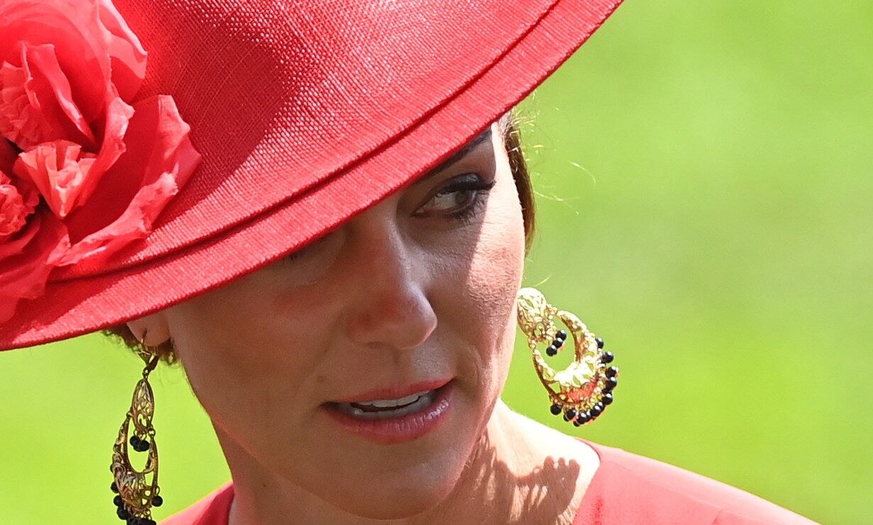 Kate Middleton deslumbra en un ardiente diseño de Alexander McQueen