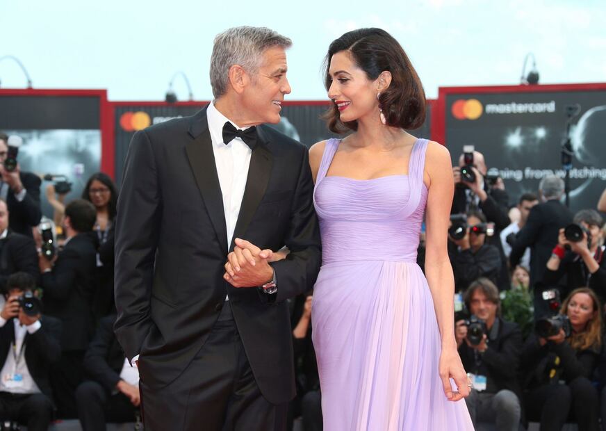 George Clooney gasta 2 millones de dólares al mes en seguridad para Amal Clooney y sus hijos