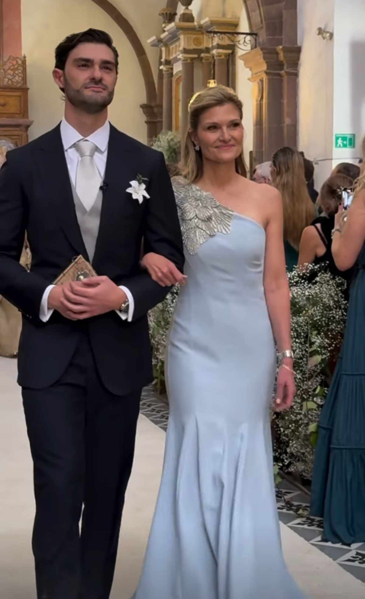 Antonio Mauri y su mamá, Carla Alemán / Foto: Instagram @antonio_mauri_