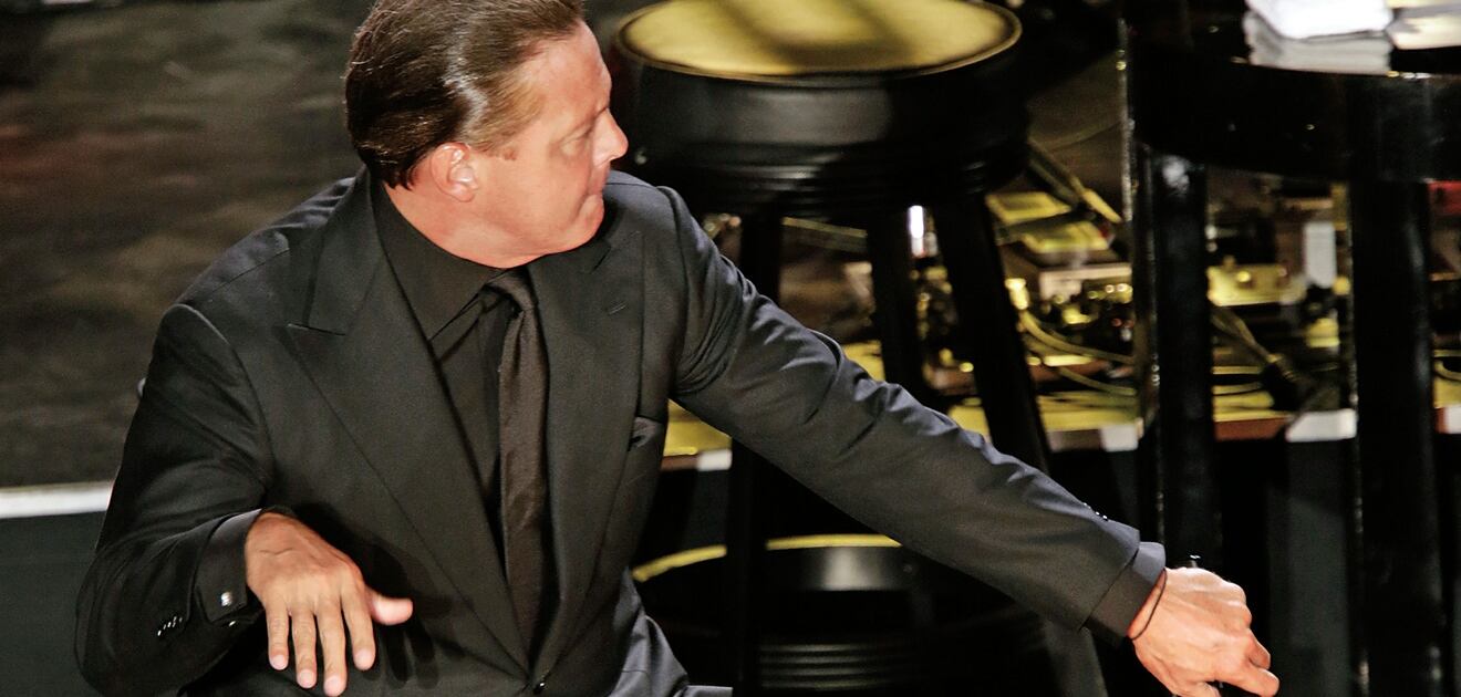 <p>Luis Miguel feliz en&nbsp;las calles de San Miguel de Allende.<strong>&nbsp;(Fotos: Archivo El universal, Instagram, Twitter)&nbsp;</strong></p>
