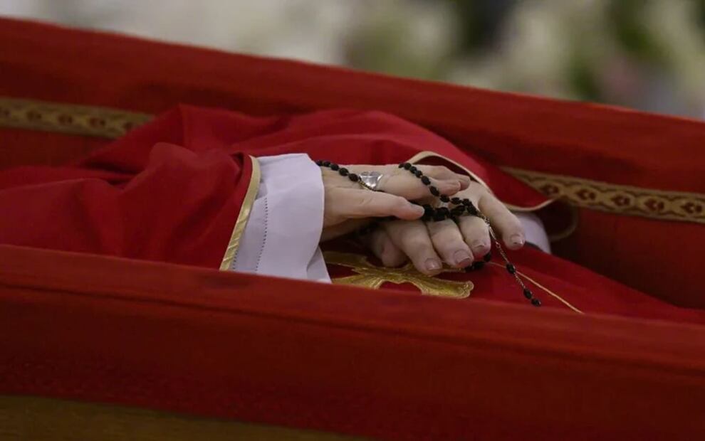 El cuerpo del papa Francisco en la Capilla de Santa Marta / Foto: Vatican Media - EFE