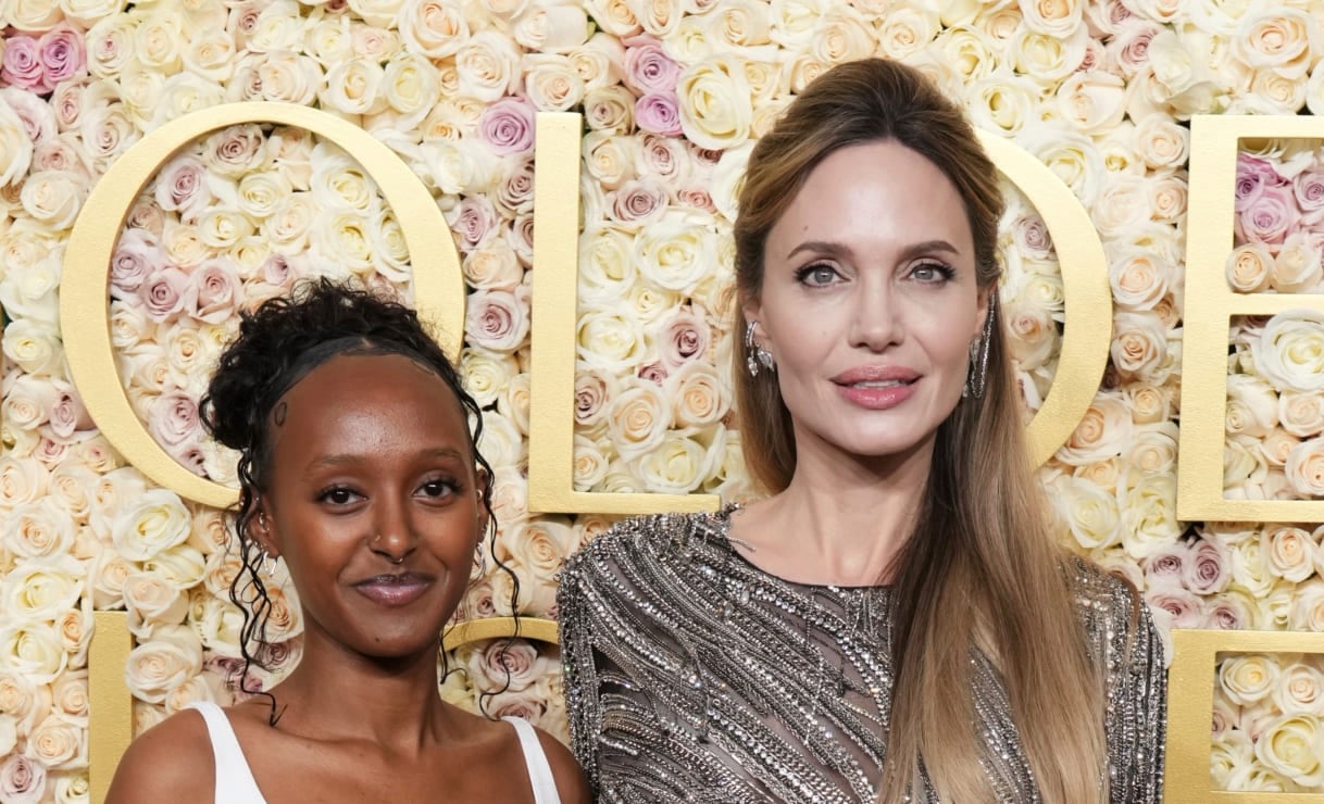 Golden Globes 2025: Angelina Jolie posa con su hija Zahara tras acuerdo de divorcio con Brad Pitt