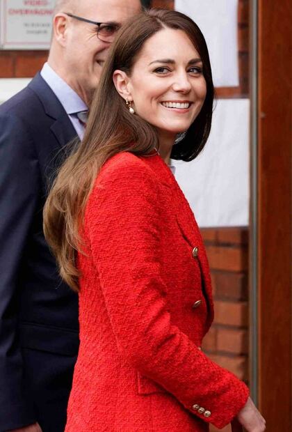Kate Middleton arrasa en Copenhague con saco de Zara y un elegante bolso Midi Mayfair