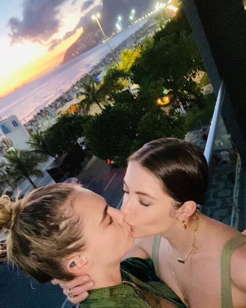 Cara Delevingne y Ashley Benson rompen tras intenso romance 