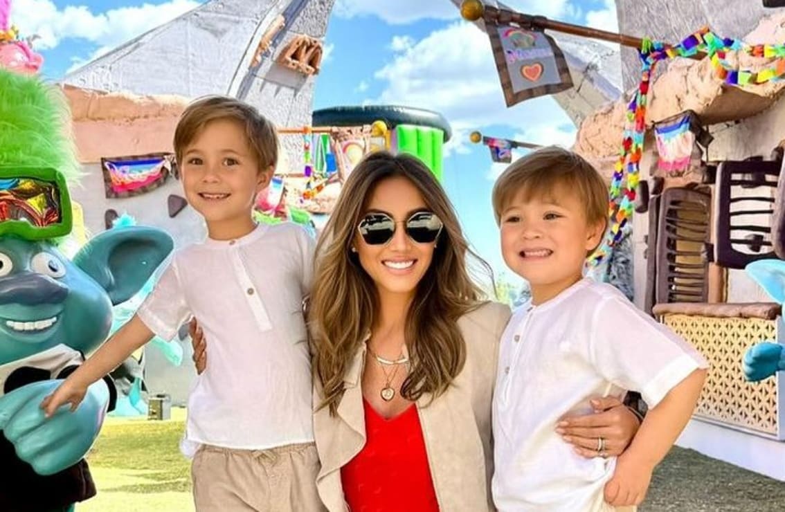 Anahí celebra el cumpleaños de sus hijos Manu y Emi / Instagram