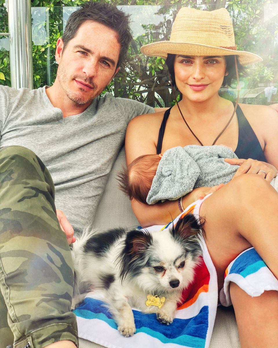 Aislinn Derbez acepta orgullosa tener celulitis y estrías 