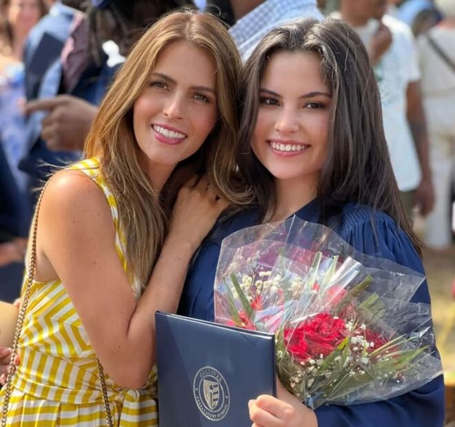 Claudia Álvarez con Alexandra Rovzar / Instagram