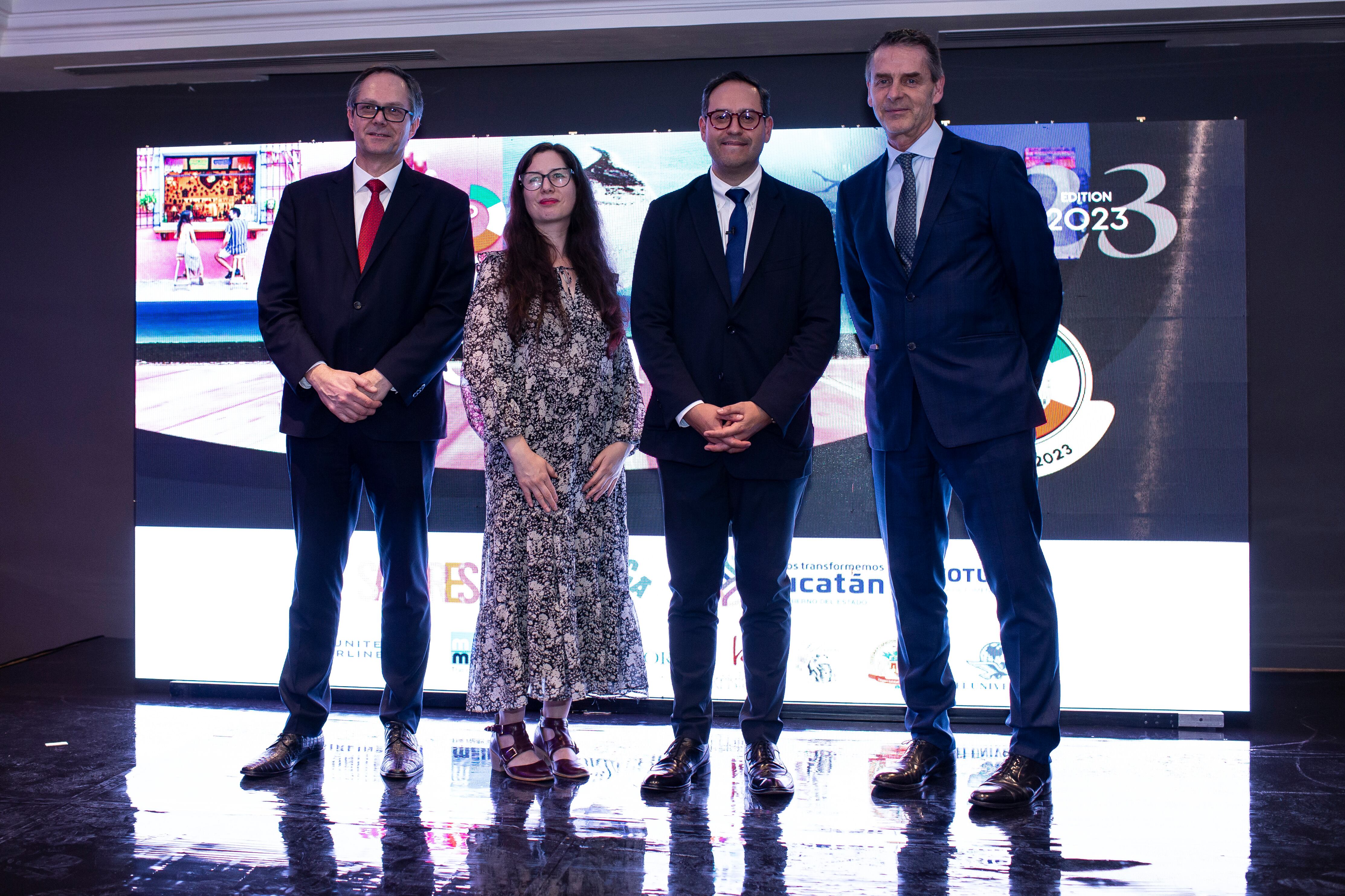 Presentan La Guía Universal de Vinos Mexicanos 2023