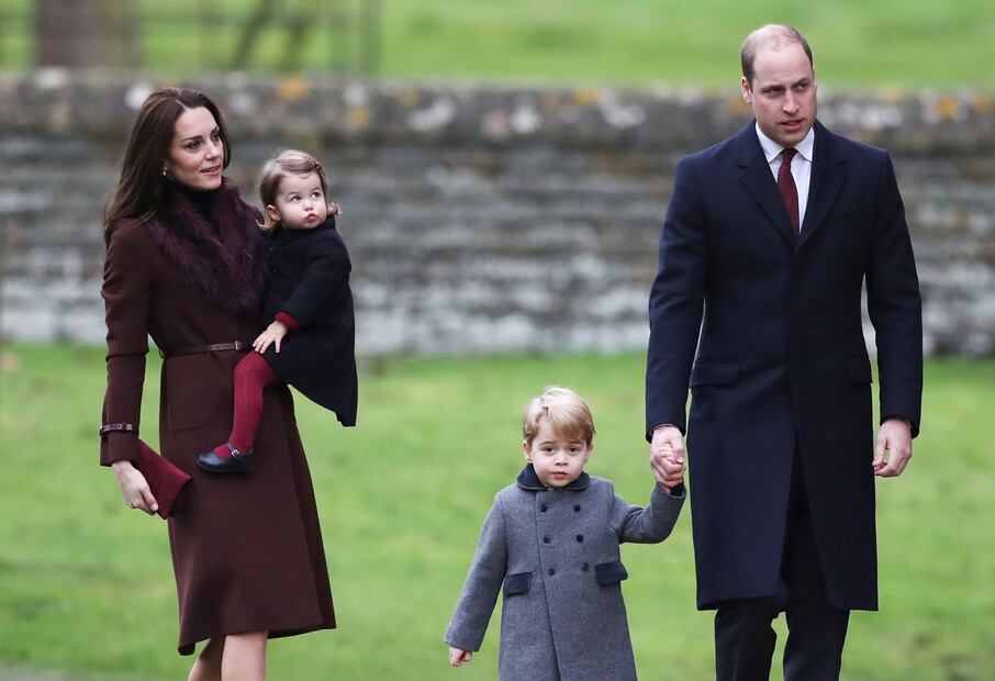 El príncipe George y la princesa Charlotte se roban el invierno 