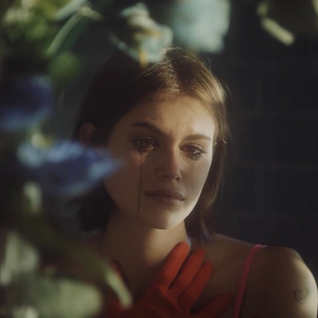 Cara Delevingne y Kaia Gerber debutan en producción musical de Rainsford