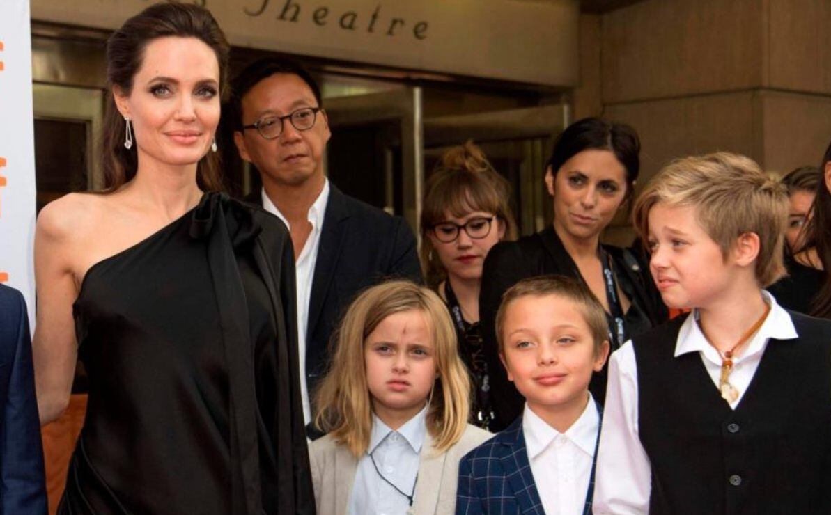Shiloh, hija de Angelina Jolie y Brad Pitt, captada de paseo en París ¡y  es altísima!
