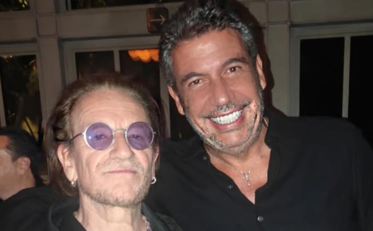 Arturo Elias Ayub comparte ‘foto fan’ con Bono, vocalista de U2
