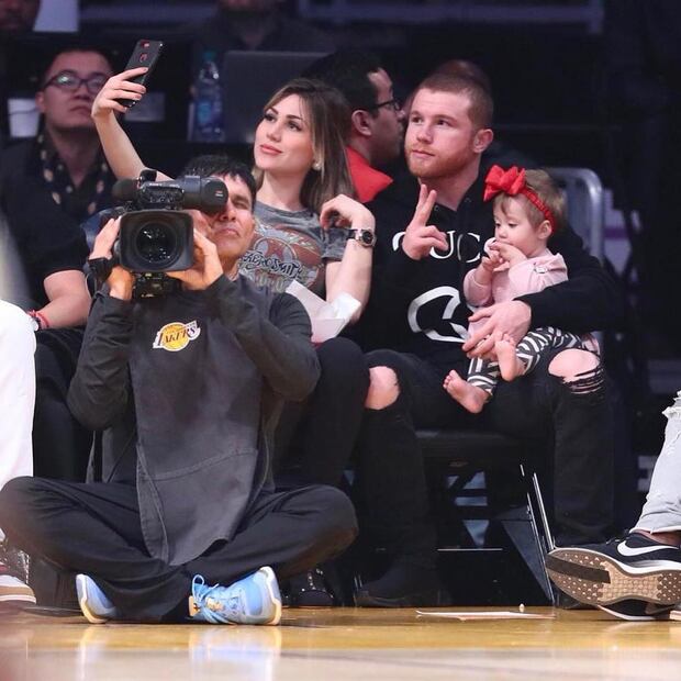 FOTO: ¡Idénticos! Saúl “Canelo”Álvarez presenta a su primer hijo