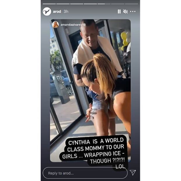 Alex Rodriguez, ex de Jennifer Lopez, aparece con su exesposa