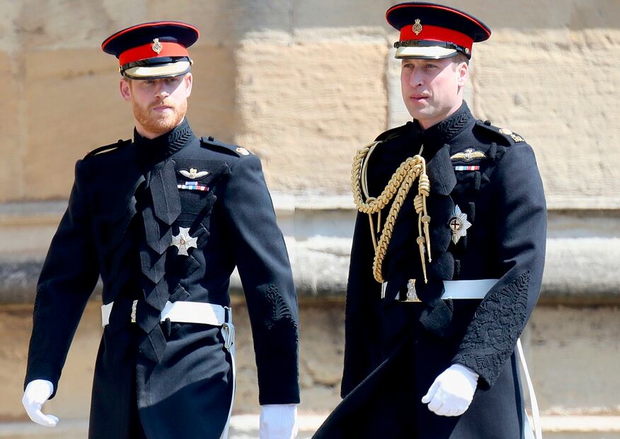 El príncipe Harry y el príncipe William discutieron por Meghan Markle; el príncipe Carlos tuvo que intervenir