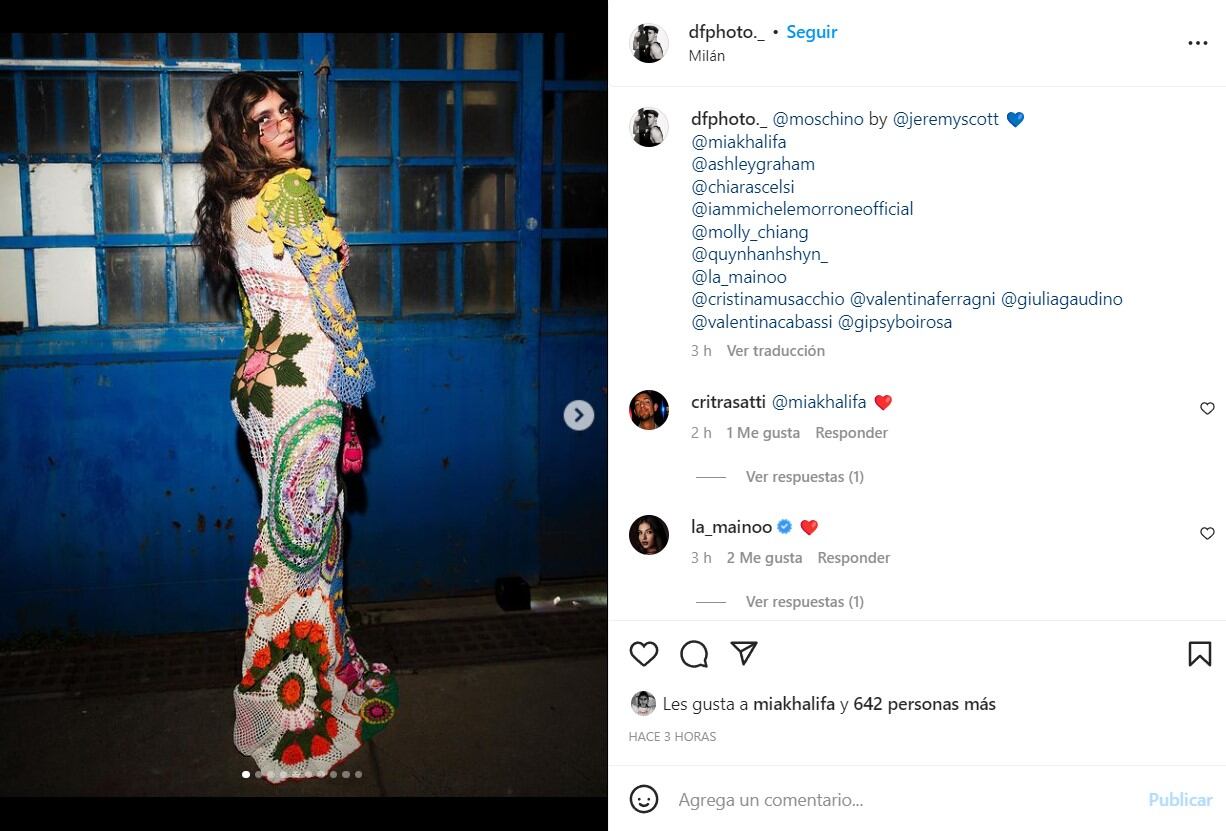 Mia Khalifa, segura de sí misma con un vestido tejido, muy boho chic, de Moschino