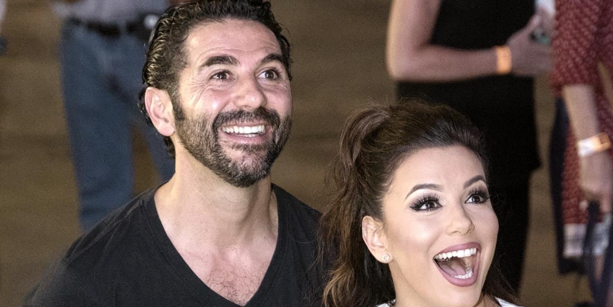 <p>Eva Longoria emocionada por la serenata de Pepe Bastón.<strong> (Fotos: Héptor Arjona / Snapchat / Instagram)</strong></p>
