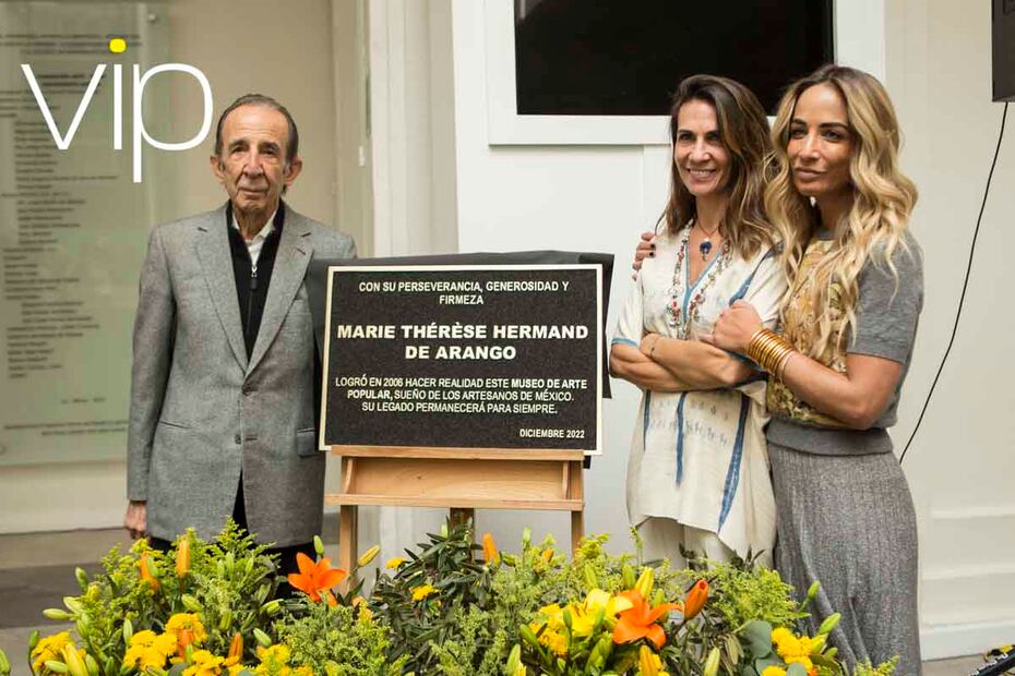 Manuel, Manuela y Paula Arango recuerdan a la filántropa Marie Thérèse Hermand / Foto: Esteban Torreblanca