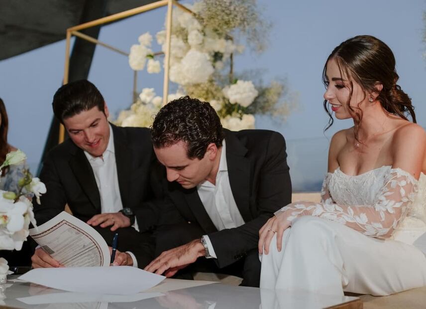 Samuel García oficia la boda civil de su hermana Caty García y Eduardo Quintanilla / Foto: Instagram