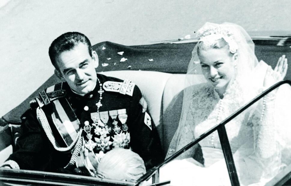 La historia de los anillos de compromiso más icónicos 