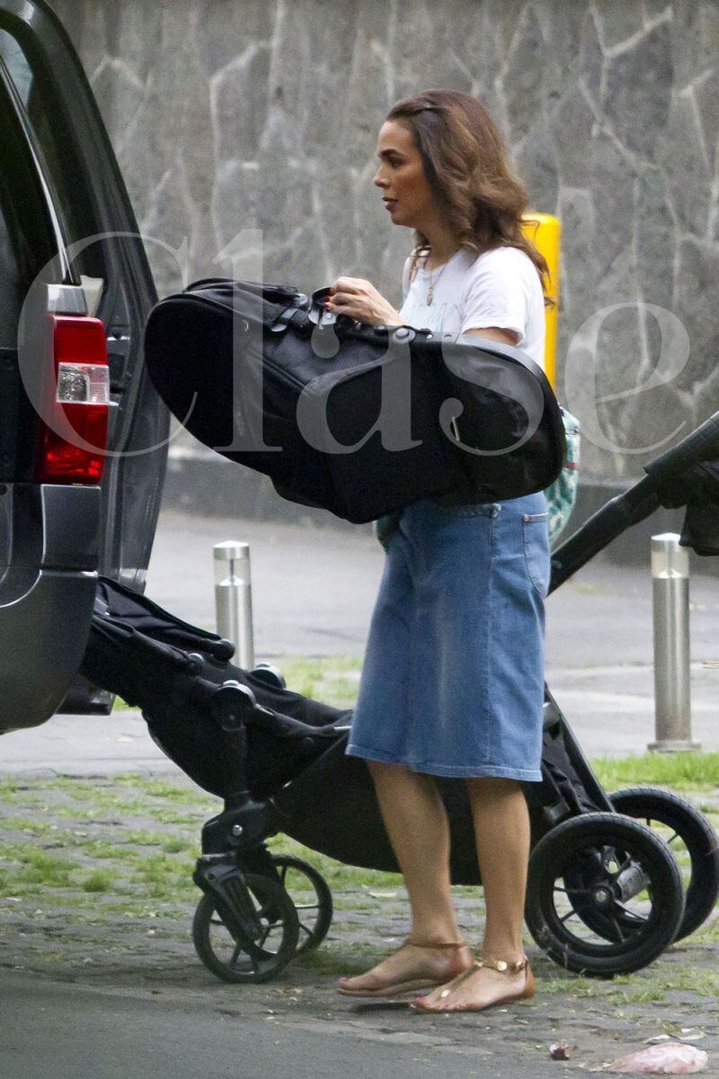 Paparazzi: Biby Gaytán de shopping con sus gemelos Daniel y Manuel Capetillo