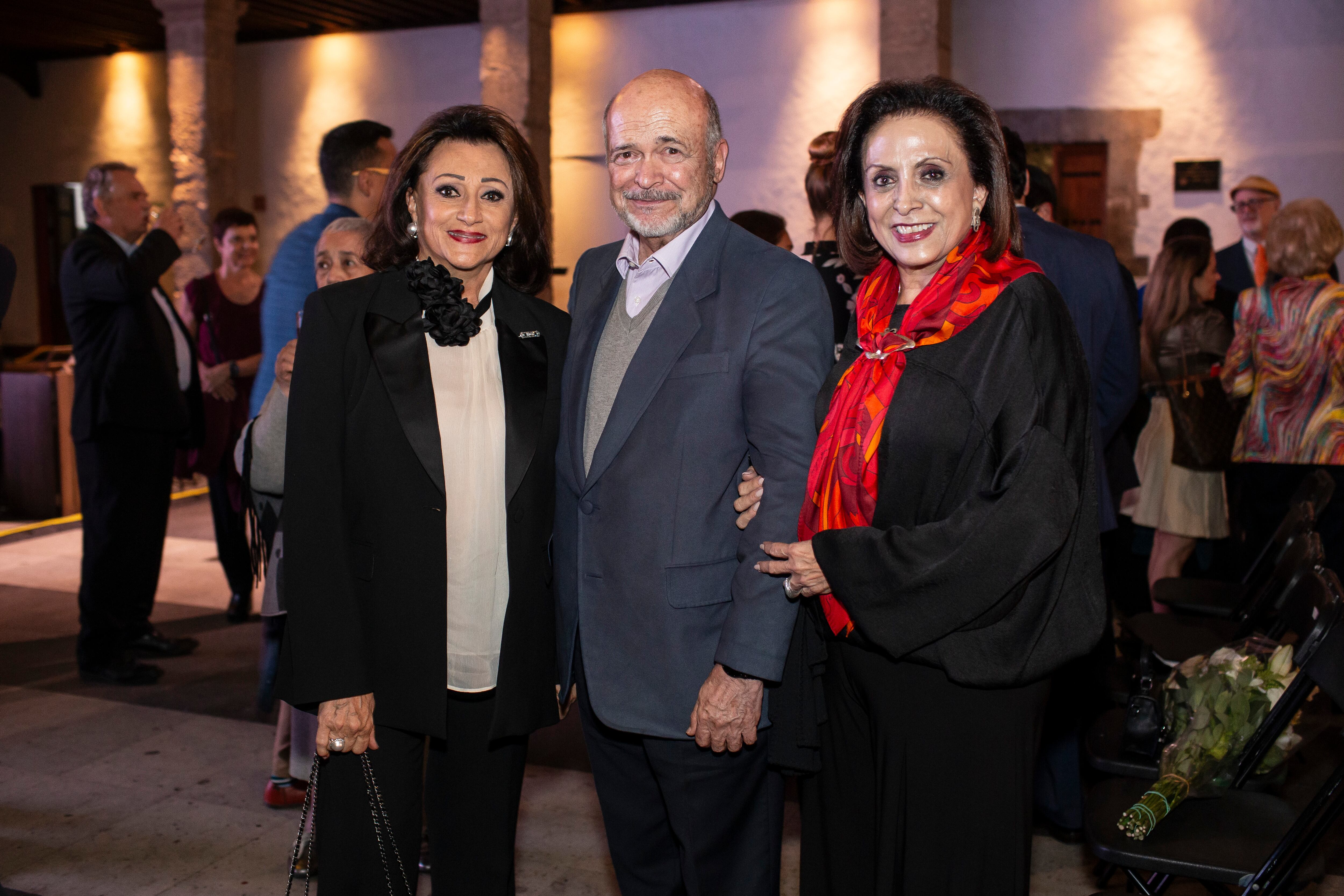 Maricarmen Matouk, Juan Gil Elizondo y Olga Ramírez. (Foto: Esteban Torreblanca)
