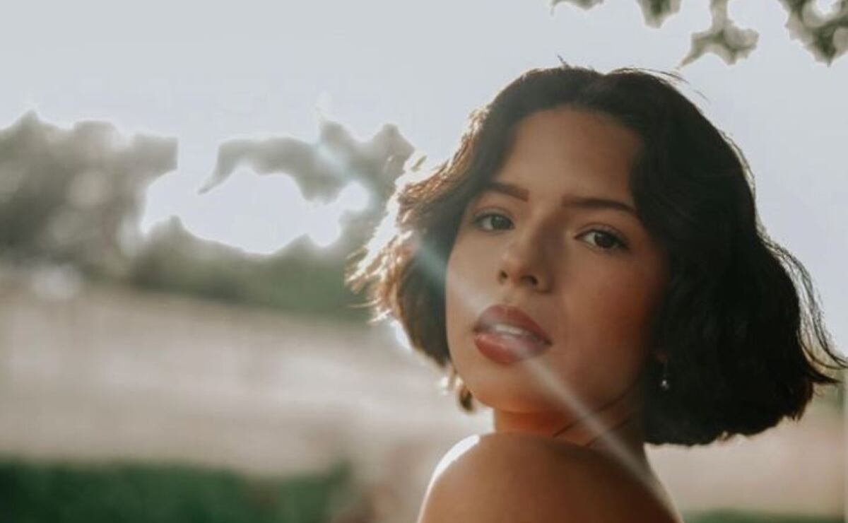 Ángela Aguilar se desespera al recibir donaciones en live de TikTok