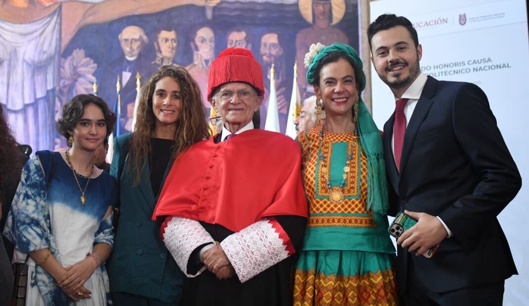 Alfredo Harp Helú reconocido con Doctorado Honoris Causa por el IPN / Foto: Enrique Gutiérrez