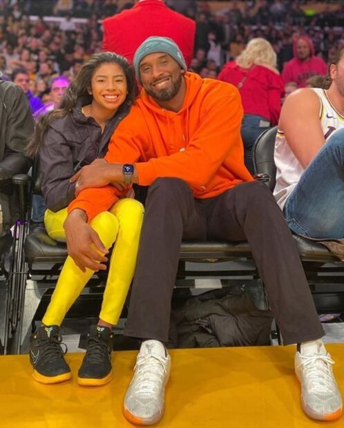 Rinden homenaje a Kobe Bryant y a su hija Gigi Bryant con "Amor eterno" de Juan Gabriel 