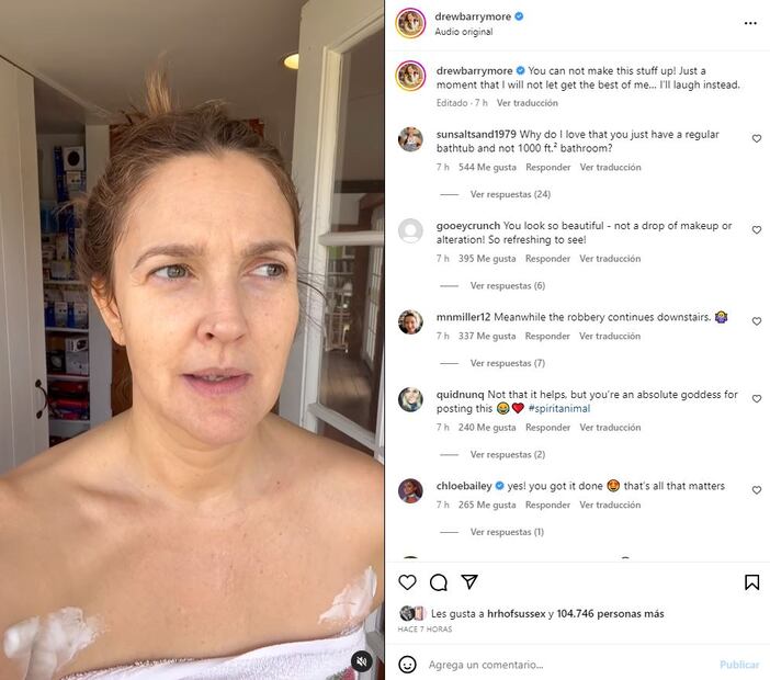 Drew Barrymore confiesa que no se depila las piernas mientras luce crema de afeitar en las axilas