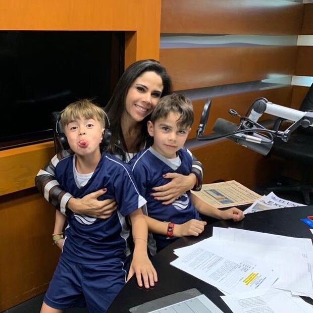 Paola Rojas es amiga del tiempo y esta foto lo comprueba 