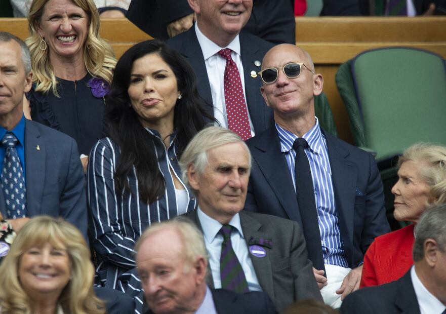 Las fotos más románticas de Jeff Bezos y Lauren Sanchez en Wimbledon 