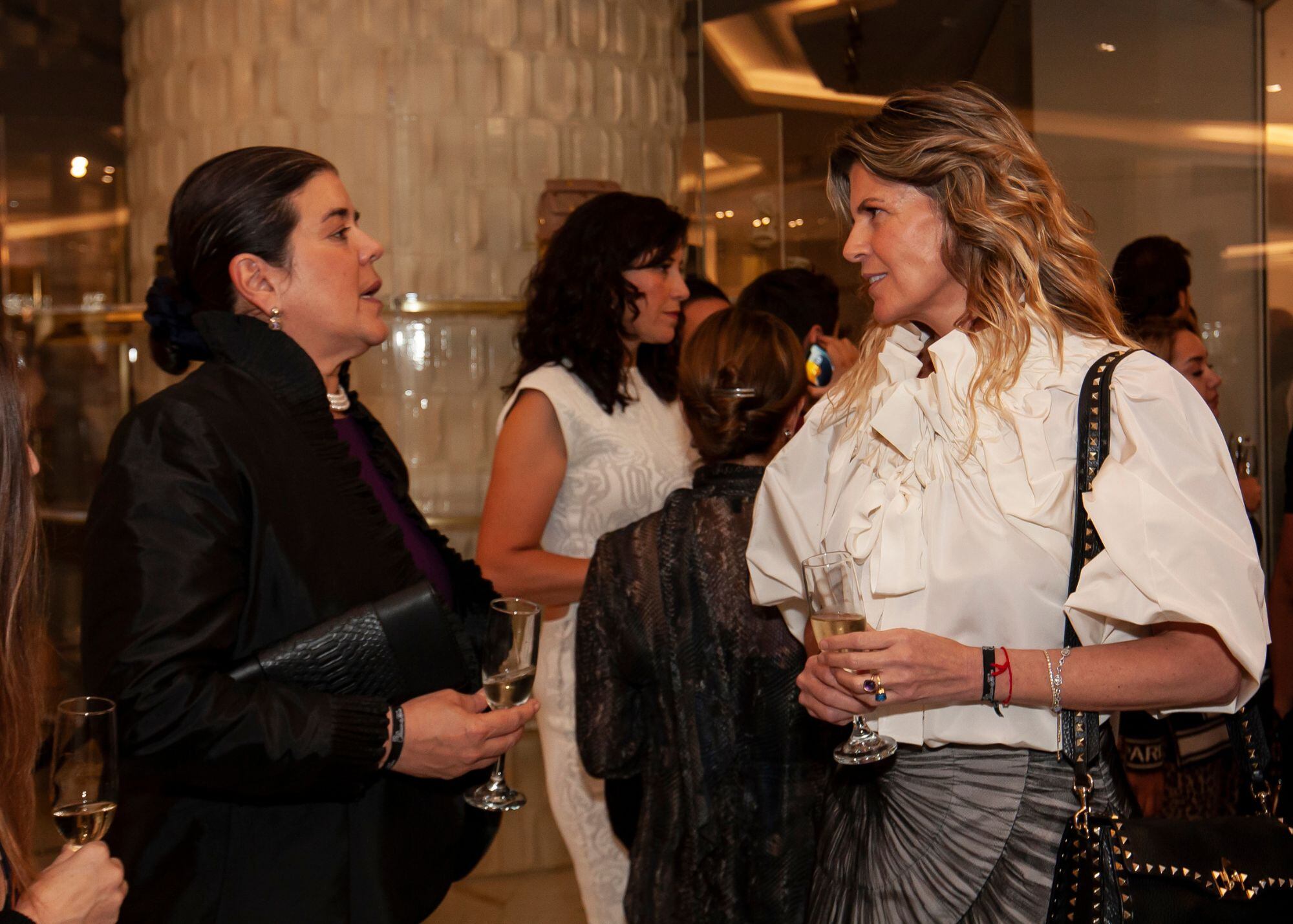 Sonya Santos y Karina Romero. (Foto: Esteban Torreblanca para VIP)