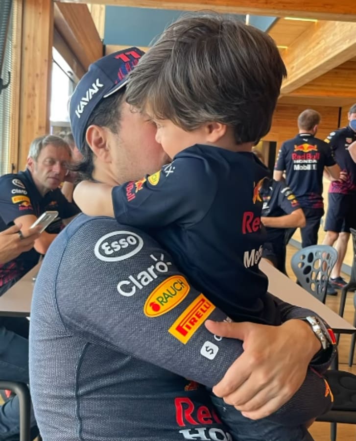 Sergio 'Checo' Pérez y su hijo / Foto: Instagram